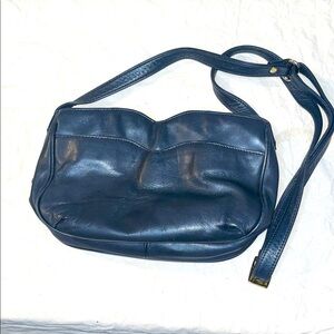Elegant Navy Blue Leather Shoulder Bag Brio